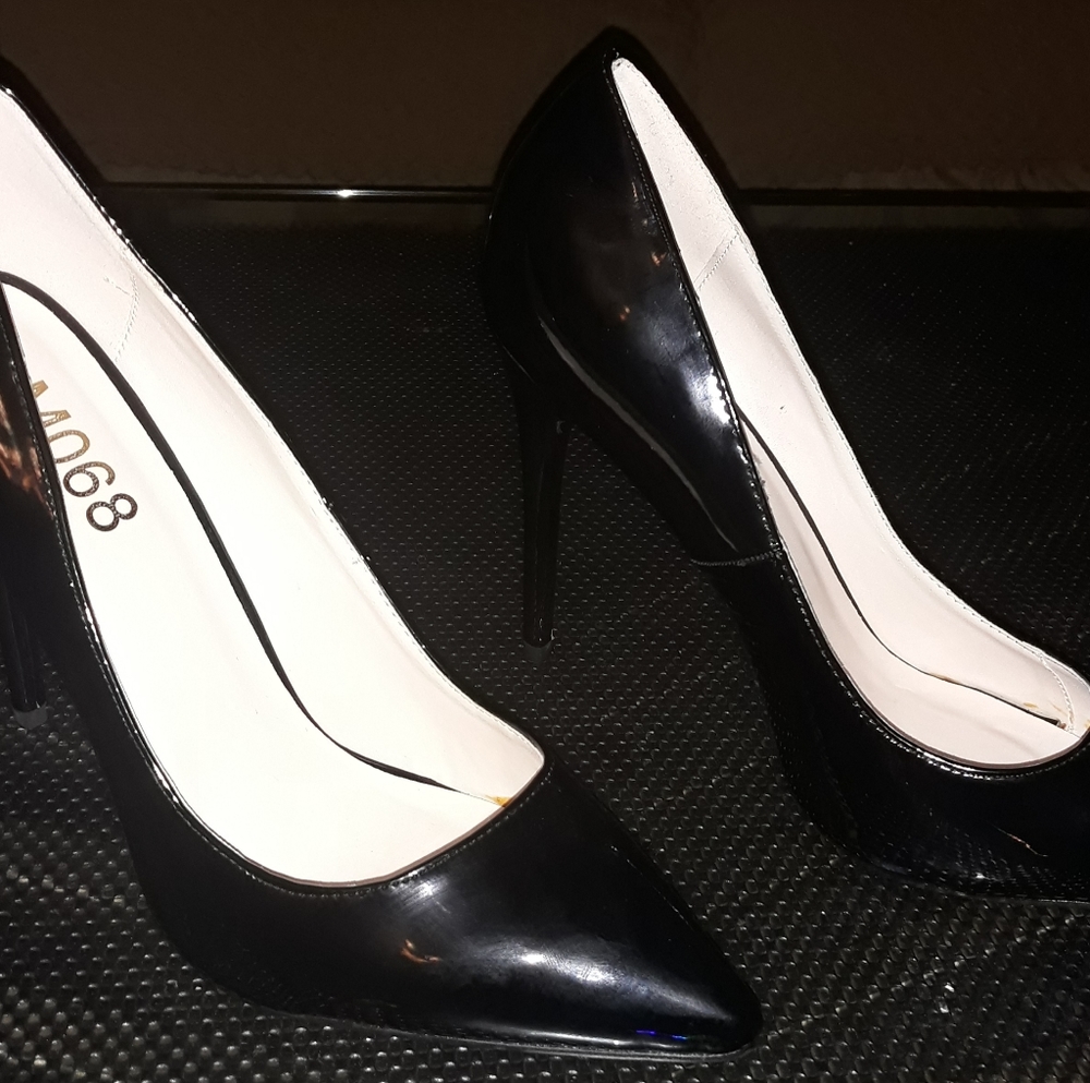Heels - Picture 5 of 5
